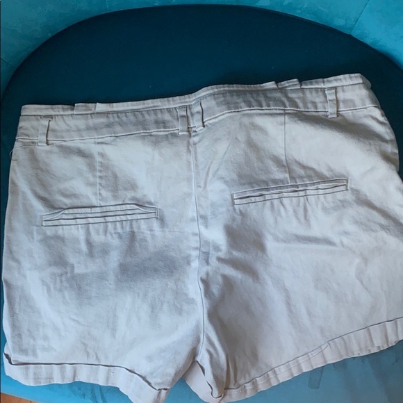 H&M•SHORTS - Picture 2 of 5